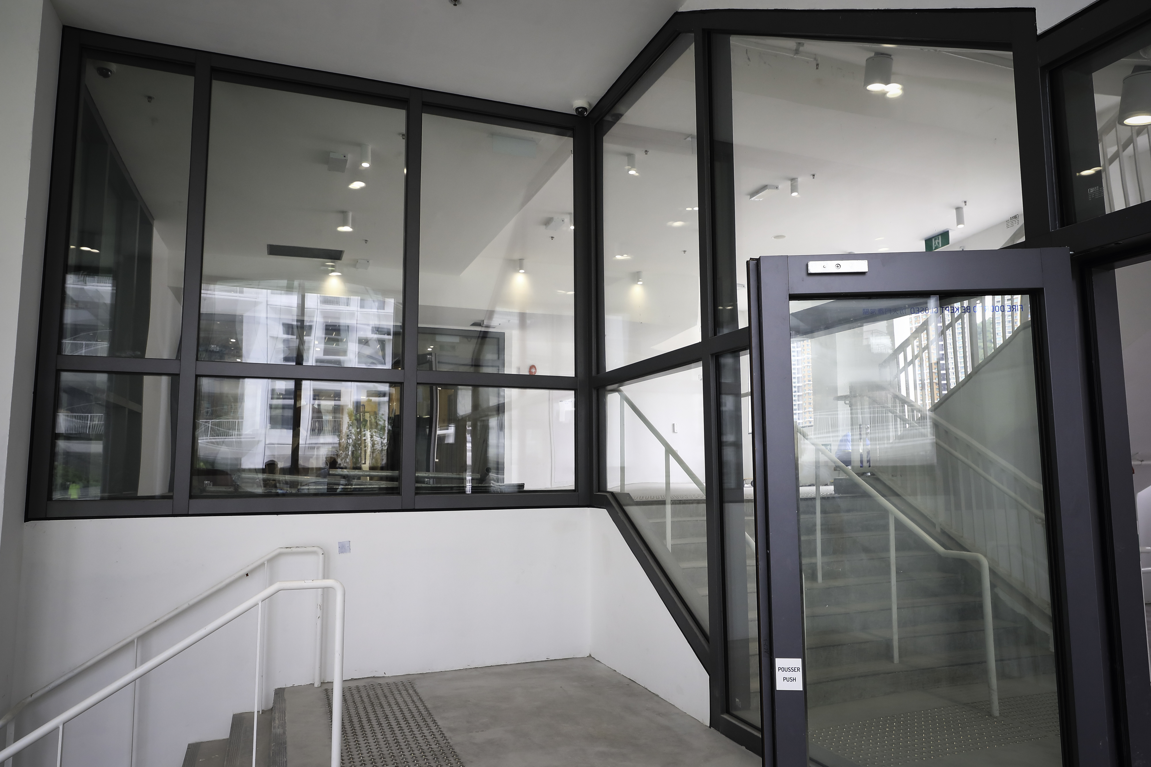 fire rated door puerta resistente al fuego